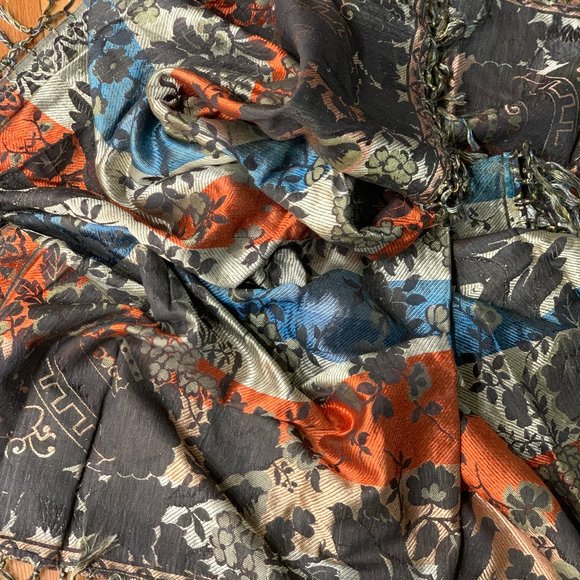 Lustrous Vintage Damask Tablecloth/Accent Fabric - Picture 5 of 16